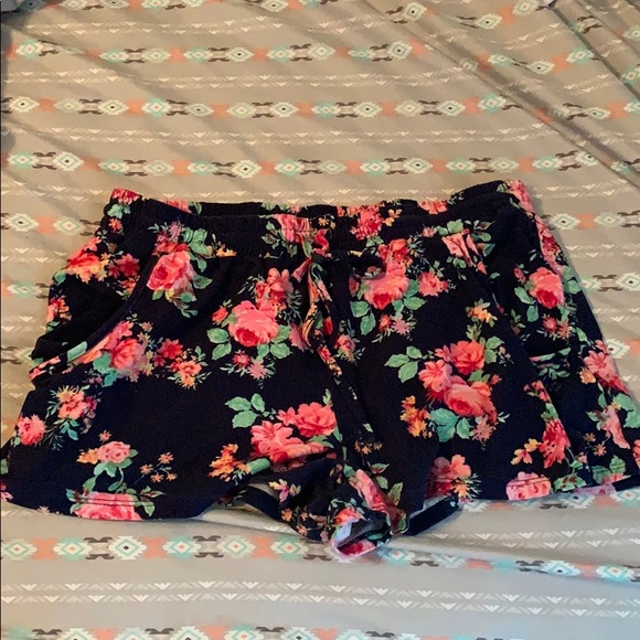 NOBO Pants - 🔴 3/$20 Floral Shorts